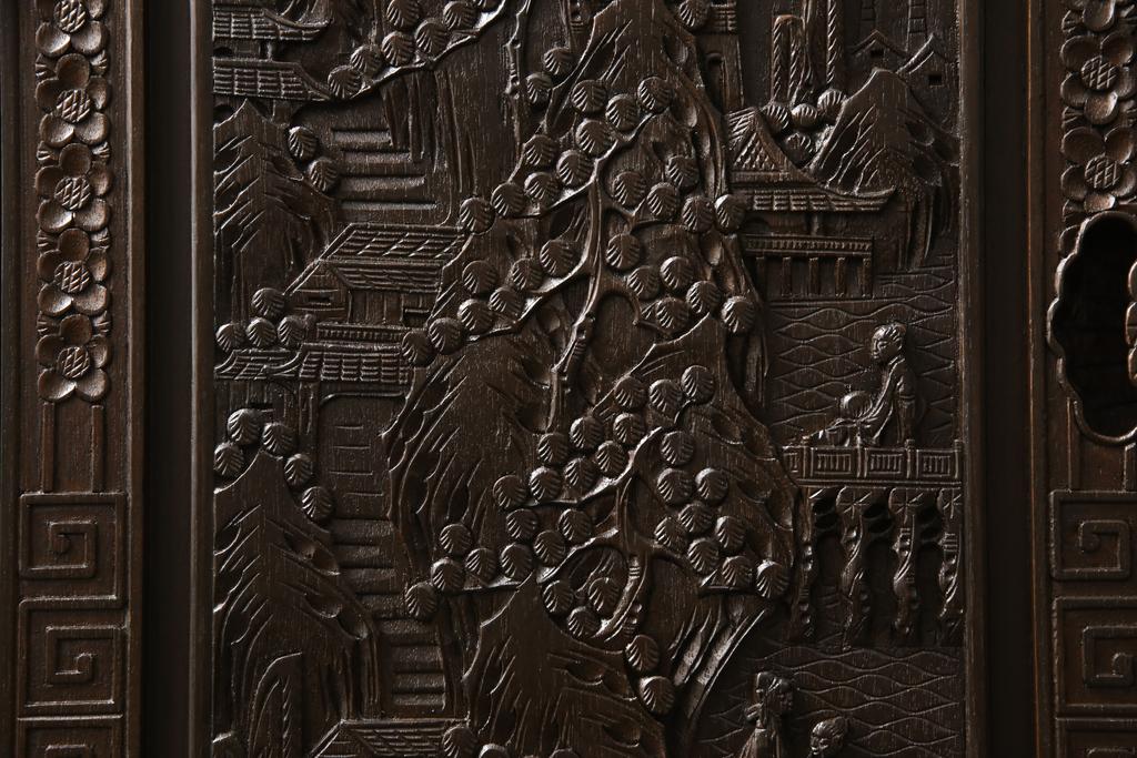 ビンテージ家具　高級品　シノワズリ様式　クルミ材　手彫りの彫刻が細やかで美しいサイドボード(キャビネット、収納棚、ヴィンテージ)(R-054579)