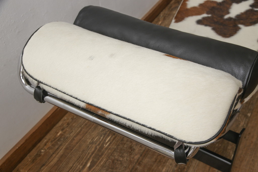 中古　美品　Cassina(カッシーナ)　Le Corbusier(ル・コルビュジエ)　LC4　シェーズロング(寝椅子、カウチ)(定価約92万円)(R-052565)