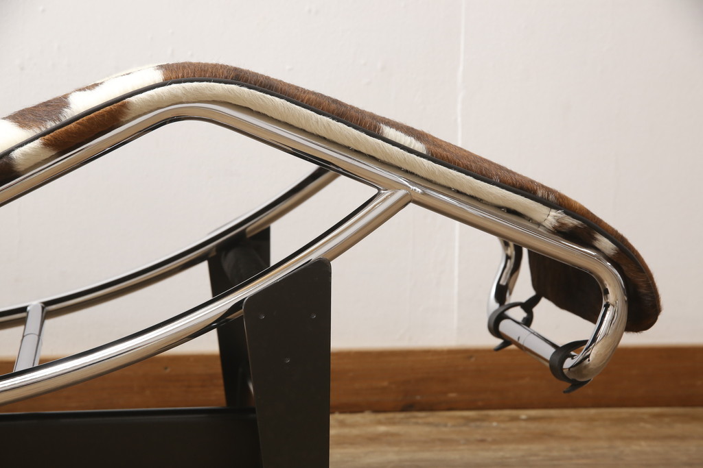 中古　美品　Cassina(カッシーナ)　Le Corbusier(ル・コルビュジエ)　LC4　シェーズロング(寝椅子、カウチ)(定価約92万円)(R-052565)