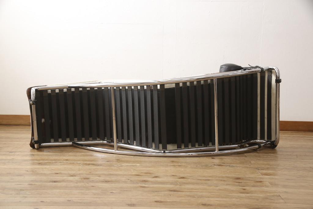 中古　美品　Cassina(カッシーナ)　Le Corbusier(ル・コルビュジエ)　LC4　シェーズロング(寝椅子、カウチ)(定価約92万円)(R-052565)