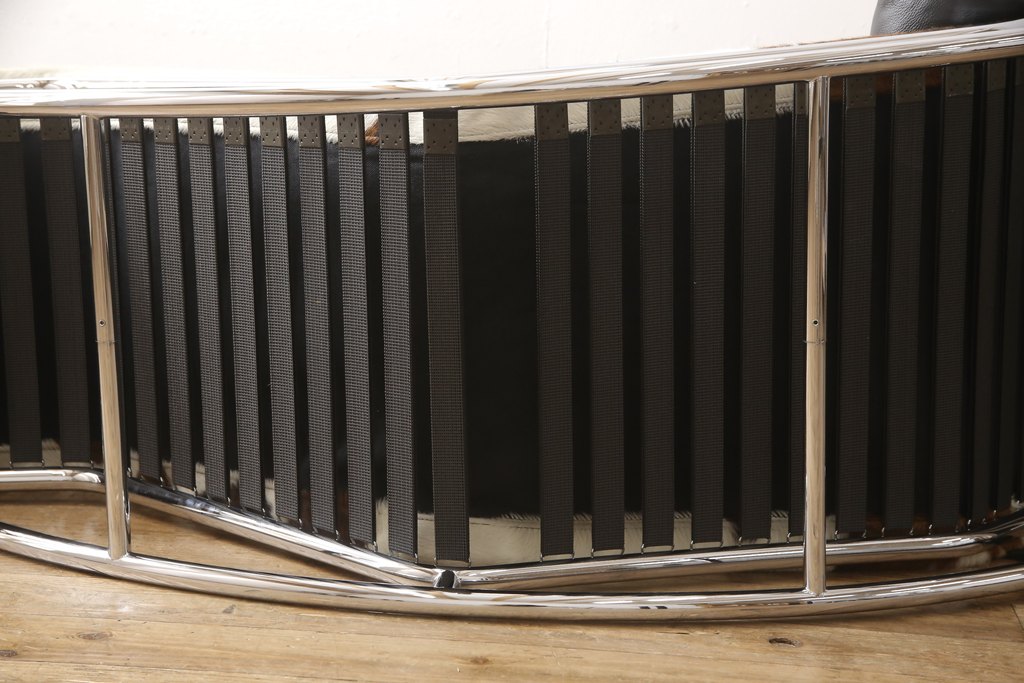 中古　美品　Cassina(カッシーナ)　Le Corbusier(ル・コルビュジエ)　LC4　シェーズロング(寝椅子、カウチ)(定価約92万円)(R-052565)