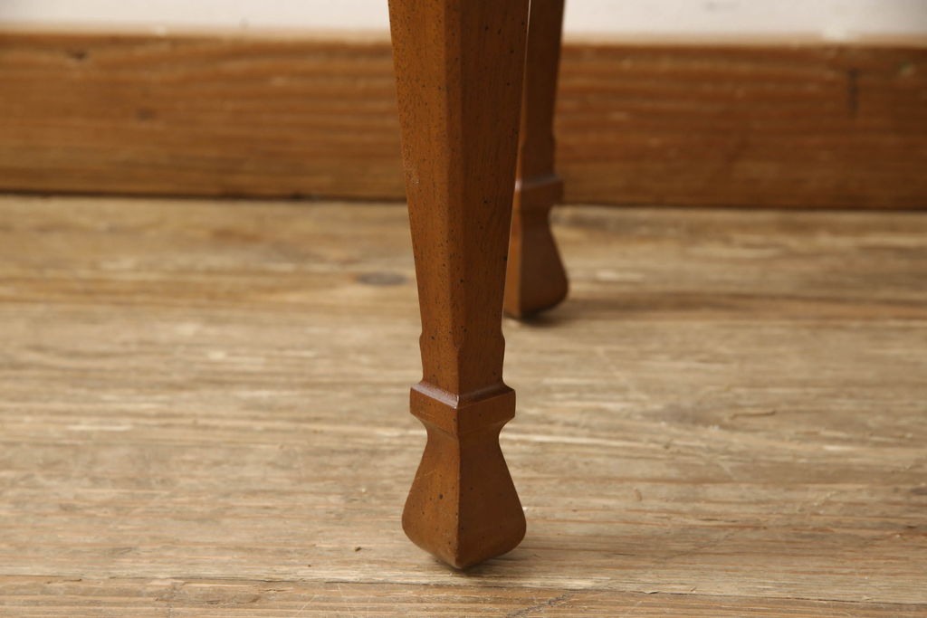 中古　希少品　DREXEL HERITAGE(ドレクセルヘリテイジ)　艶のある木の色合いと凝った脚のデザインが素敵なスツール(丸椅子、木製チェア、イス)(R-061381)
