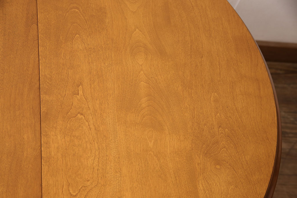 中古　美品　横浜ダニエル(daniel)　洗練された上品さが目を引くダイニングテーブル(定価約40万円)(エクステンションテーブル、伸長式テーブル、拡張式テーブル)(R-049575)
