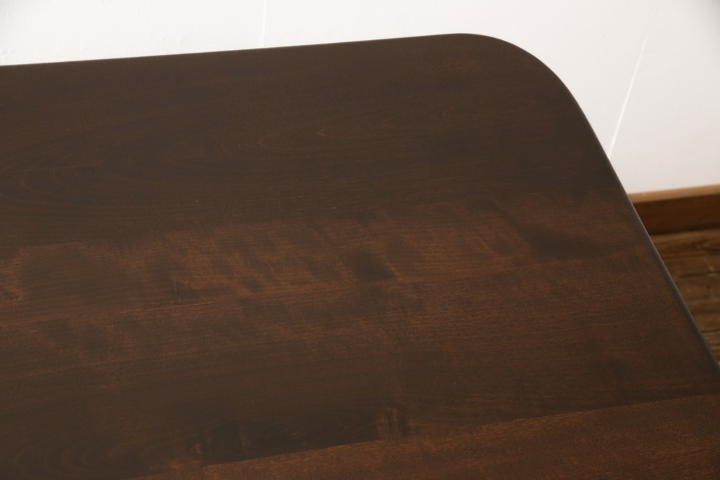 中古　松本民芸家具　洋風のクラシカルなデザインがステキなT型食卓(ダイニングテーブル、4人掛け、6人掛け)(R-056989)