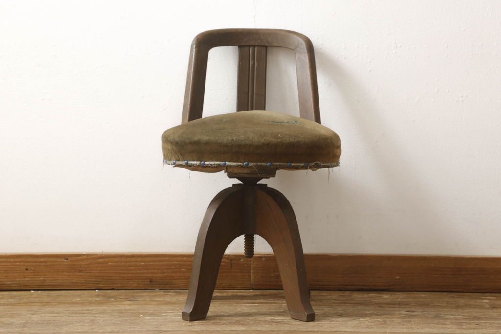和製アンティーク ナラ材製 昭和初期頃のレトロ感たっぷりな回転椅子