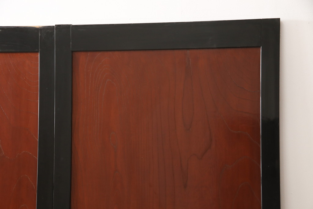 アンティーク建具　最高級　石川県産　総漆塗り　枠杉材・鏡板欅(ケヤキ)材　美しい杢目が目を引く帯戸3枚セット(板戸、引き戸)(R-058360)