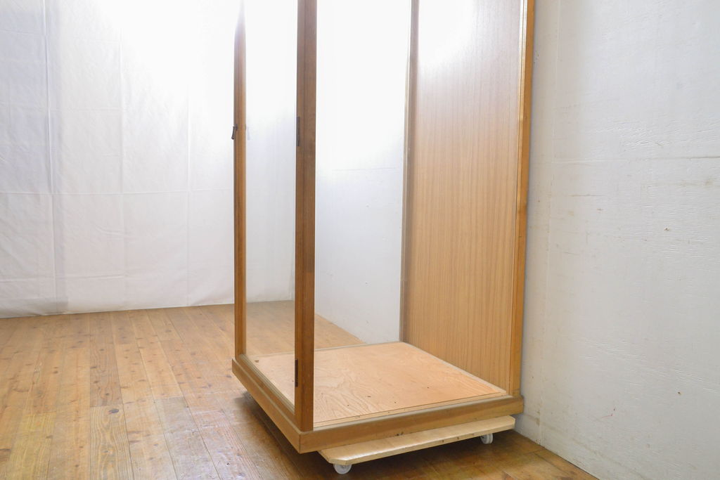 和製ビンテージ　木枠　こだわりのディスプレイにおすすめな特大縦型ガラスケース(ショーケース、ヴィンテージ、店舗什器)(R-061255)