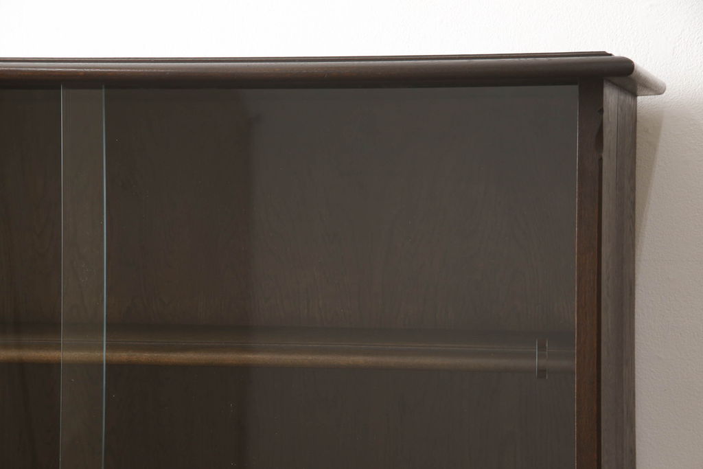 和製ビンテージ　神戸洋家具　永田良介商店　シックな色合いとクラシカルな佇まいが魅力的なカップボード(食器棚、キャビネット、収納棚、戸棚、飾り棚、ヴィンテージ)(R-061763)