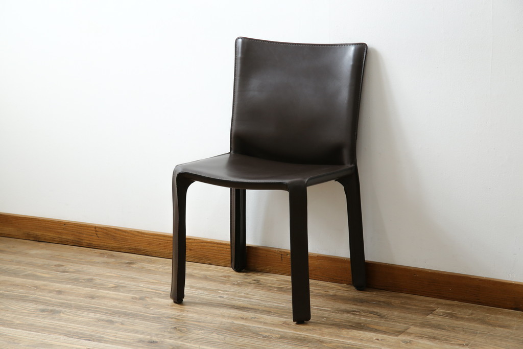 中古　Cassina(カッシーナ)　412　CAB(キャブ)　MARIO BELLINI(マリオベリーニ)　シンプルモダンな空間づくりに活躍するアームレスチェア(ダイニングチェア、椅子、イス)(定価約26万4千円)(R-083306)