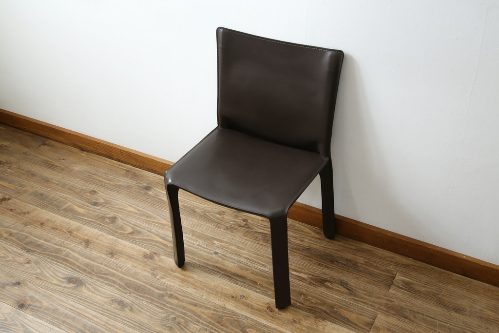 中古　Cassina(カッシーナ)　412　CAB(キャブ)　MARIO BELLINI(マリオベリーニ)　シンプルモダンな空間づくりに活躍するアームレスチェア(ダイニングチェア、椅子、イス)(定価約26万4千円)(R-083306)