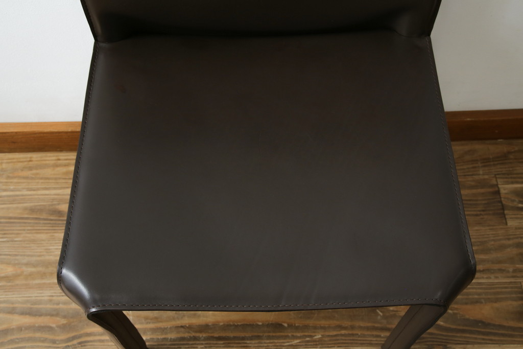 中古　Cassina(カッシーナ)　412　CAB(キャブ)　MARIO BELLINI(マリオベリーニ)　シンプルモダンな空間づくりに活躍するアームレスチェア(ダイニングチェア、椅子、イス)(定価約26万4千円)(R-083306)