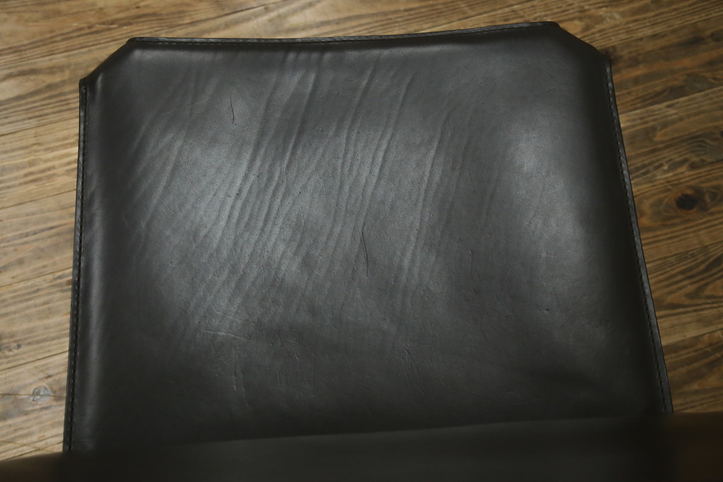中古　Cassina(カッシーナ)　412　CAB(キャブ)　MARIO BELLINI(マリオベリーニ)　シンプルモダンな空間づくりに活躍するアームレスチェア(ダイニングチェア、椅子、イス)(定価約26万4千円)(R-083306)