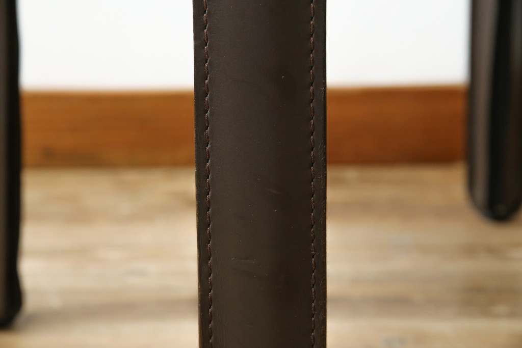中古　Cassina(カッシーナ)　412　CAB(キャブ)　MARIO BELLINI(マリオベリーニ)　シンプルモダンな空間づくりに活躍するアームレスチェア(ダイニングチェア、椅子、イス)(定価約26万4千円)(R-083306)