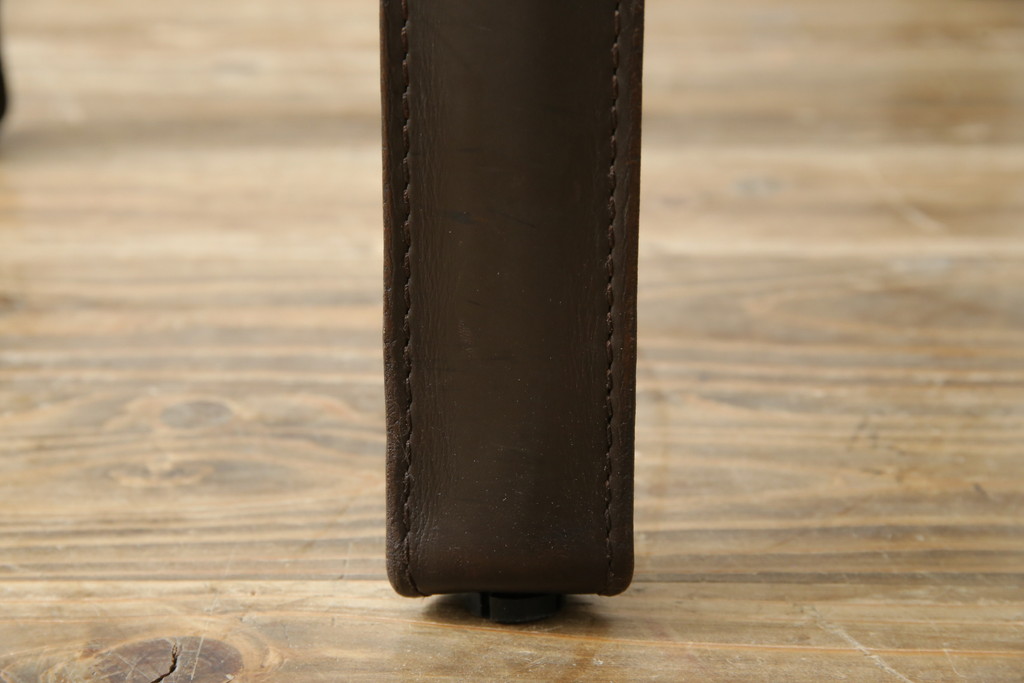 中古　Cassina(カッシーナ)　412　CAB(キャブ)　MARIO BELLINI(マリオベリーニ)　シンプルモダンな空間づくりに活躍するアームレスチェア(ダイニングチェア、椅子、イス)(定価約26万4千円)(R-083306)