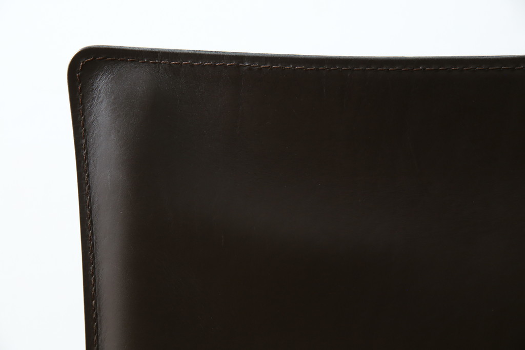 中古　Cassina(カッシーナ)　412　CAB(キャブ)　MARIO BELLINI(マリオベリーニ)　シンプルモダンな空間づくりに活躍するアームレスチェア(ダイニングチェア、椅子、イス)(定価約26万4千円)(R-083306)