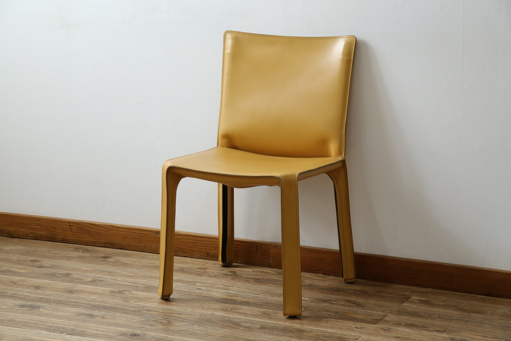 中古　美品　Cassina(カッシーナ)　412　CAB(キャブ)　MARIO BELLINI(マリオベリーニ)　シンプルモダンな空間づくりに活躍するアームレスチェア(ダイニングチェア、椅子、イス)(定価約24万円)(R-083305)