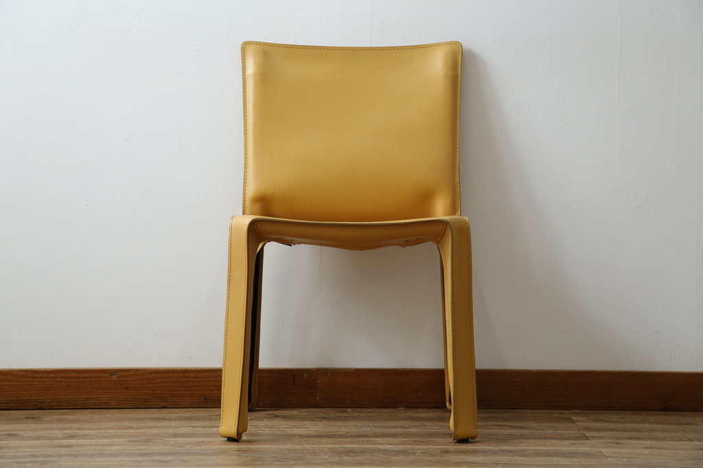 中古　美品　Cassina(カッシーナ)　412　CAB(キャブ)　MARIO BELLINI(マリオベリーニ)　シンプルモダンな空間づくりに活躍するアームレスチェア(ダイニングチェア、椅子、イス)(定価約24万円)(R-083305)