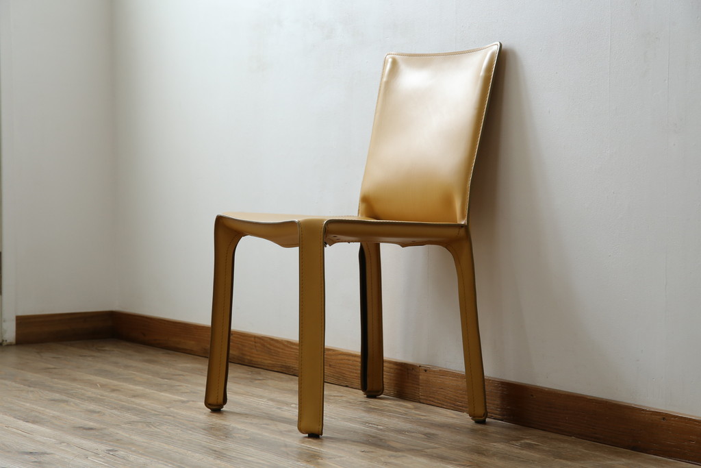 中古　美品　Cassina(カッシーナ)　412　CAB(キャブ)　MARIO BELLINI(マリオベリーニ)　シンプルモダンな空間づくりに活躍するアームレスチェア(ダイニングチェア、椅子、イス)(定価約24万円)(R-083305)