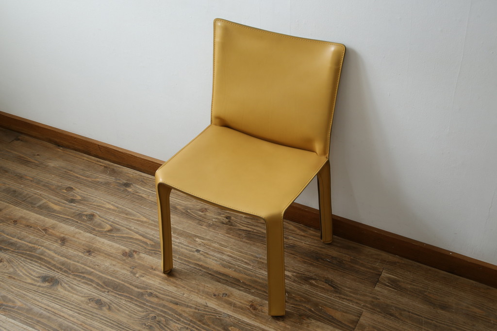 中古　美品　Cassina(カッシーナ)　412　CAB(キャブ)　MARIO BELLINI(マリオベリーニ)　シンプルモダンな空間づくりに活躍するアームレスチェア(ダイニングチェア、椅子、イス)(定価約24万円)(R-083305)