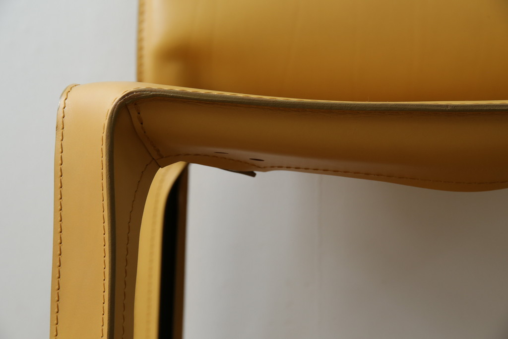 中古　美品　Cassina(カッシーナ)　412　CAB(キャブ)　MARIO BELLINI(マリオベリーニ)　シンプルモダンな空間づくりに活躍するアームレスチェア(ダイニングチェア、椅子、イス)(定価約24万円)(R-083305)