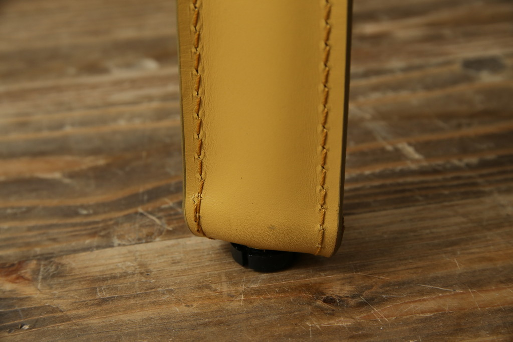 中古　美品　Cassina(カッシーナ)　412　CAB(キャブ)　MARIO BELLINI(マリオベリーニ)　シンプルモダンな空間づくりに活躍するアームレスチェア(ダイニングチェア、椅子、イス)(定価約24万円)(R-083305)