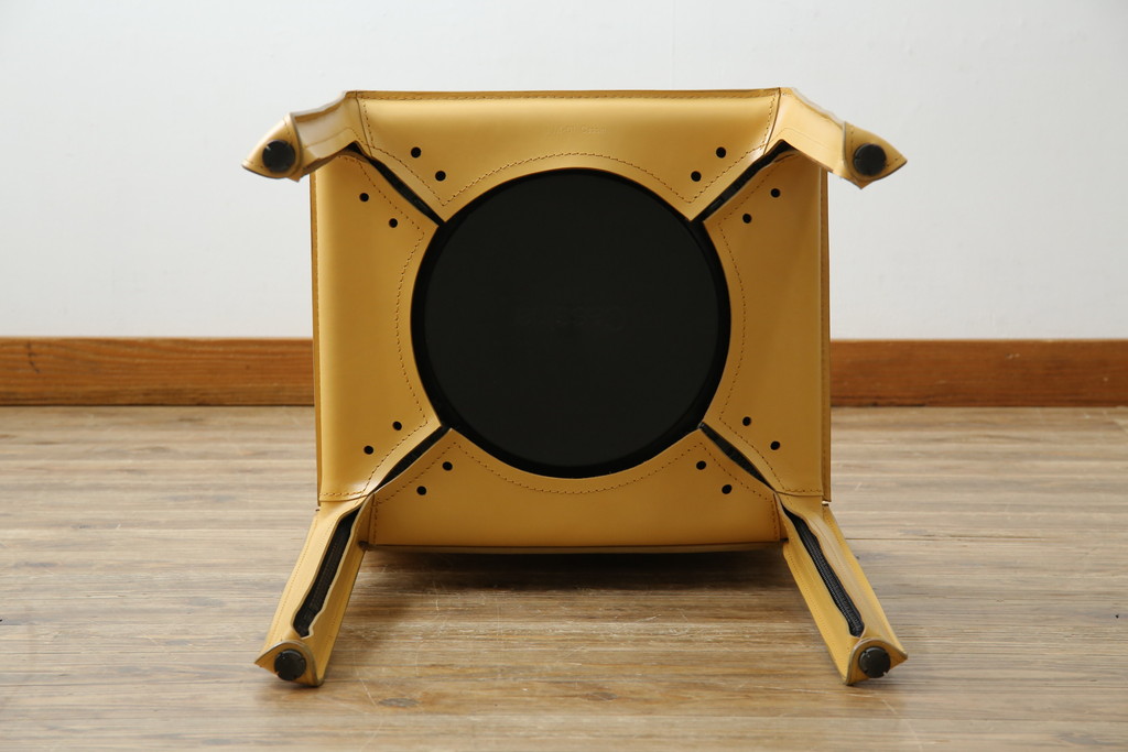 中古　美品　Cassina(カッシーナ)　412　CAB(キャブ)　MARIO BELLINI(マリオベリーニ)　シンプルモダンな空間づくりに活躍するアームレスチェア(ダイニングチェア、椅子、イス)(定価約24万円)(R-083305)