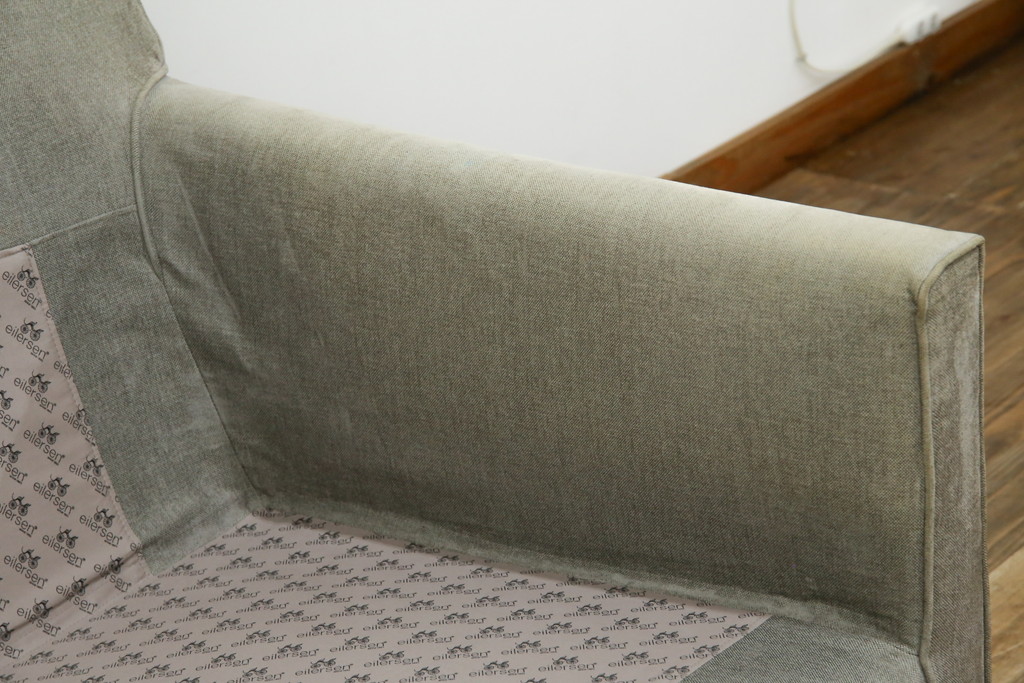 中古　ACTUS(アクタス)取扱い　eilersen(アイラーセン)　STREAMLINE(ストリームライン)　MINI SOFA(ミニソファ)　シンプルモダンな佇まいが魅力の2人掛けソファ(二人掛け、2P)(定価約484000円)(R-080322)