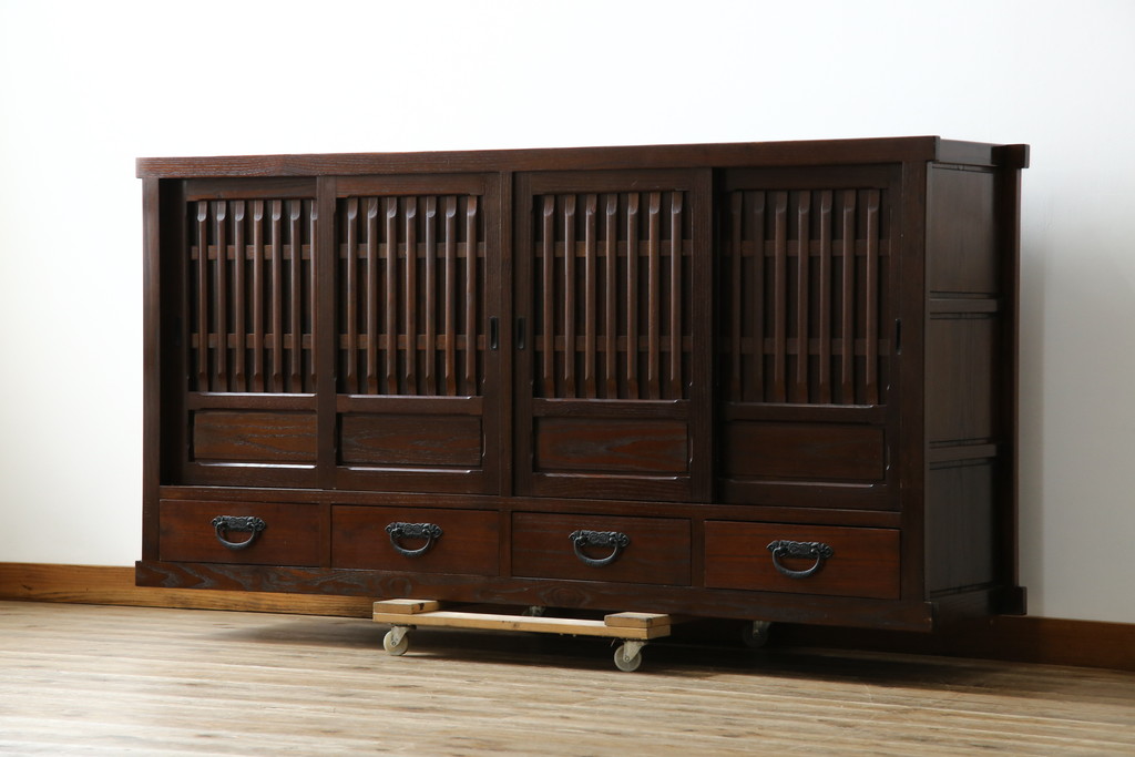 中古　民芸家具　栗材　和の趣溢れる水屋箪笥サイドボード(食器棚、収納棚、戸棚、カップボード、サイドキャビネット)(R-083172)