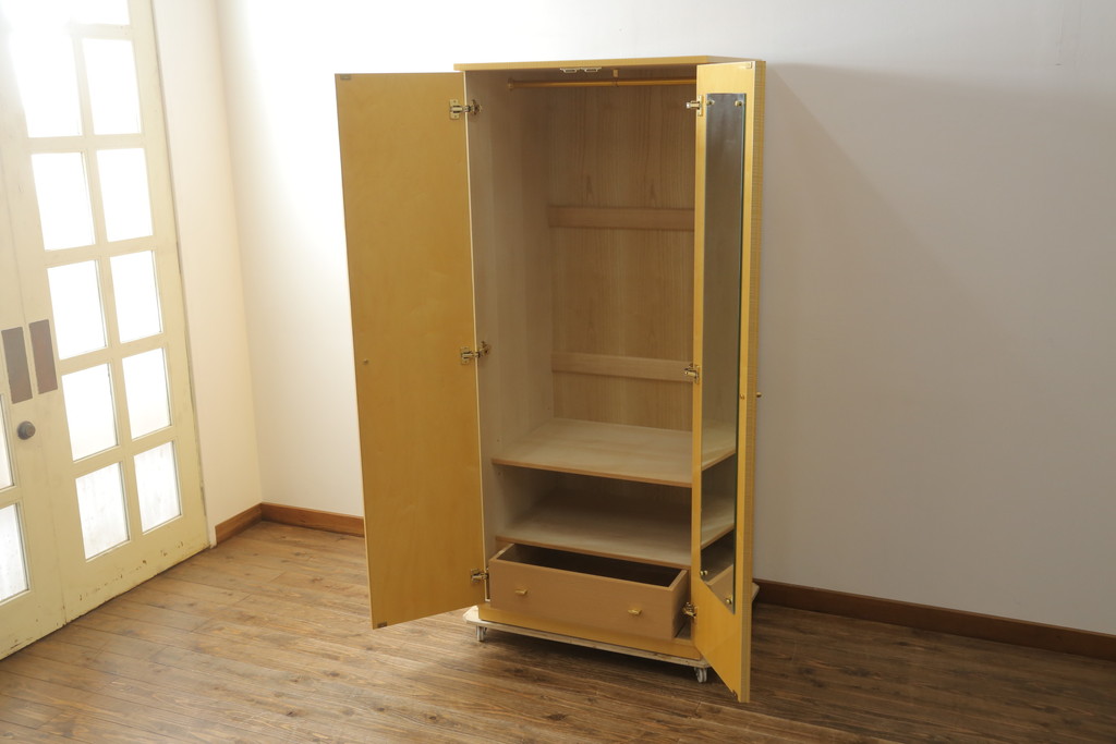 中古　松創(MATSUSO)　洗練された佇まいが魅力的な幅狭ワードローブ(洋服タンス、戸棚、収納棚、キャビネット)(R-076009)