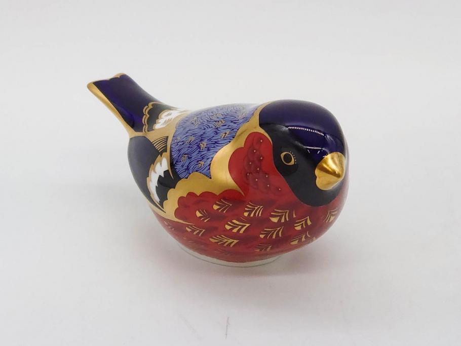 イギリス　ROYAL CROWN DERBY(ロイヤルクラウンダービー)　Bullfinch(ブルフィンチ)　華やかな中に可愛らしさを漂わせるフィギュリン(置き物、置物、陶器、オブジェ、ディスプレイ、2004、アトリ科ウソ属、小鳥、英国)(R-076748)