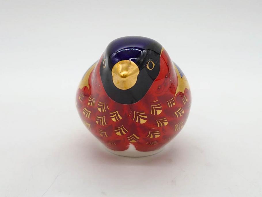 イギリス　ROYAL CROWN DERBY(ロイヤルクラウンダービー)　Bullfinch(ブルフィンチ)　華やかな中に可愛らしさを漂わせるフィギュリン(置き物、置物、陶器、オブジェ、ディスプレイ、2004、アトリ科ウソ属、小鳥、英国)(R-076748)