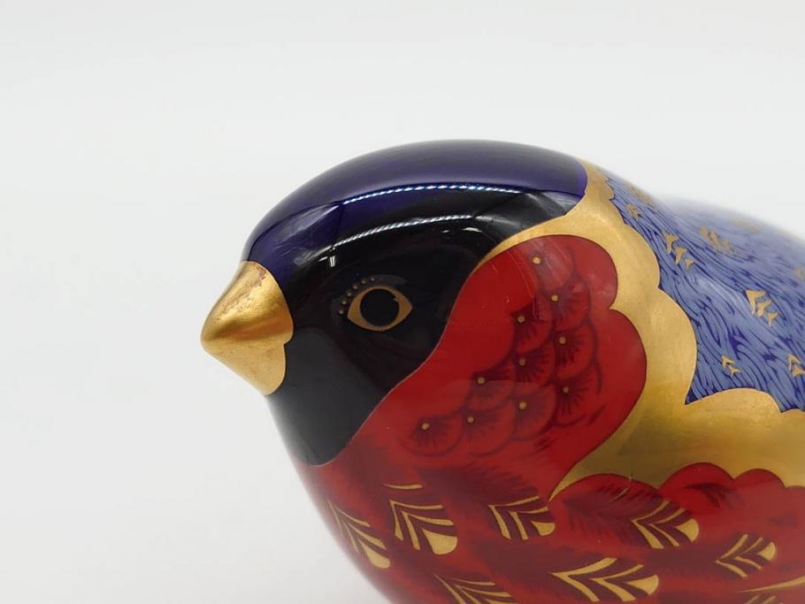 イギリス　ROYAL CROWN DERBY(ロイヤルクラウンダービー)　Bullfinch(ブルフィンチ)　華やかな中に可愛らしさを漂わせるフィギュリン(置き物、置物、陶器、オブジェ、ディスプレイ、2004、アトリ科ウソ属、小鳥、英国)(R-076748)