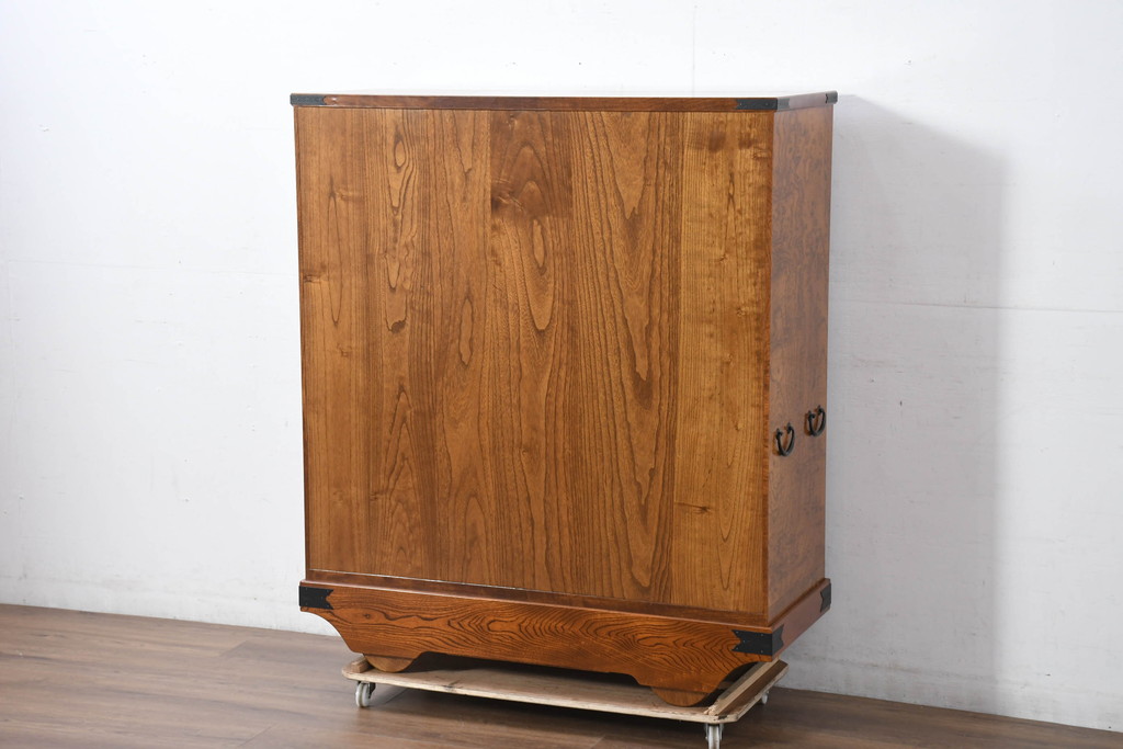 中古　新古品　未使用　展示品　二本松工藝館　田中家具　欅(ケヤキ)材玉杢　桐材　すっきりしとしたデザインの車箪笥(和タンス、収納箪笥、サイドボード、収納棚、戸棚、サイドキャビネット)(定価約121万円)(R-081136)
