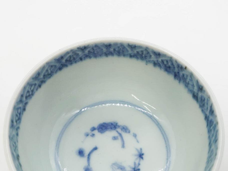 江戸期　染付　微塵唐草　松竹梅　三つ重ね　繊細に描かれた絵柄が素敵な酒杯3客セット(三ツ重、おちょこ、お猪口、ぐい呑み、湯のみ、湯呑み、盃、酒器、和食器)(R-083087)