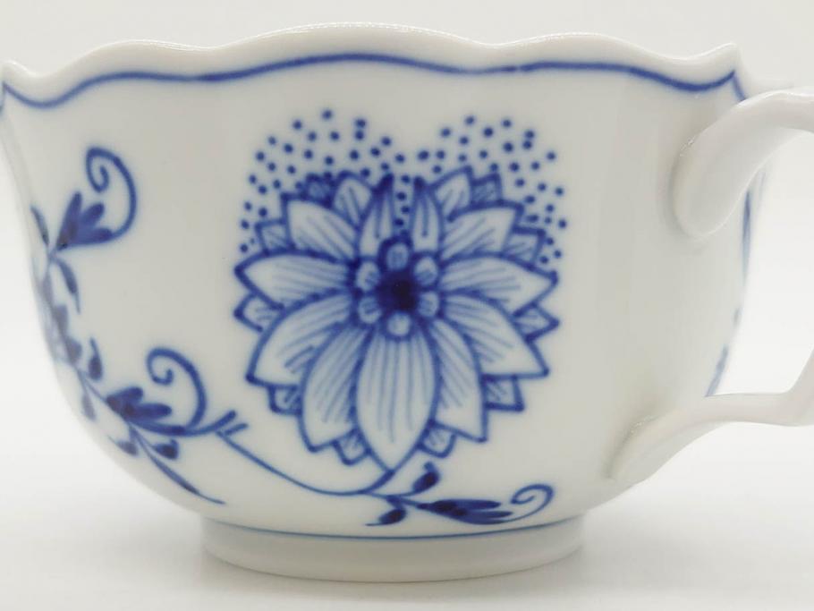 ドイツ　マイセン　Meissen　ブルーオニオン　洗練されたデザインが上品な雰囲気を醸し出すティーカップ&ソーサー3客セット(洋食器、C&S)(R-083091)