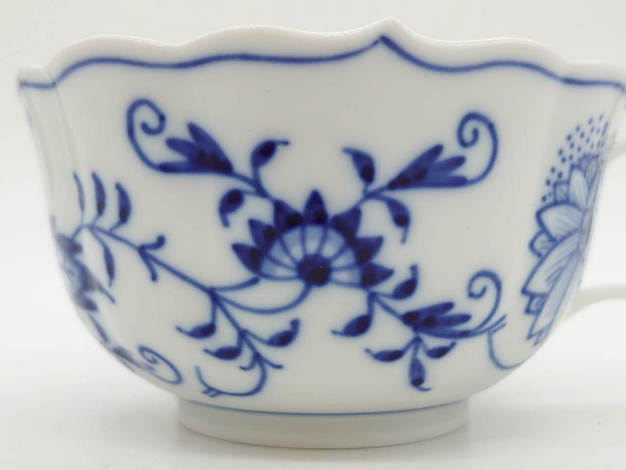 ドイツ　マイセン　Meissen　ブルーオニオン　洗練されたデザインが上品な雰囲気を醸し出すティーカップ&ソーサー3客セット(洋食器、C&S)(R-083091)