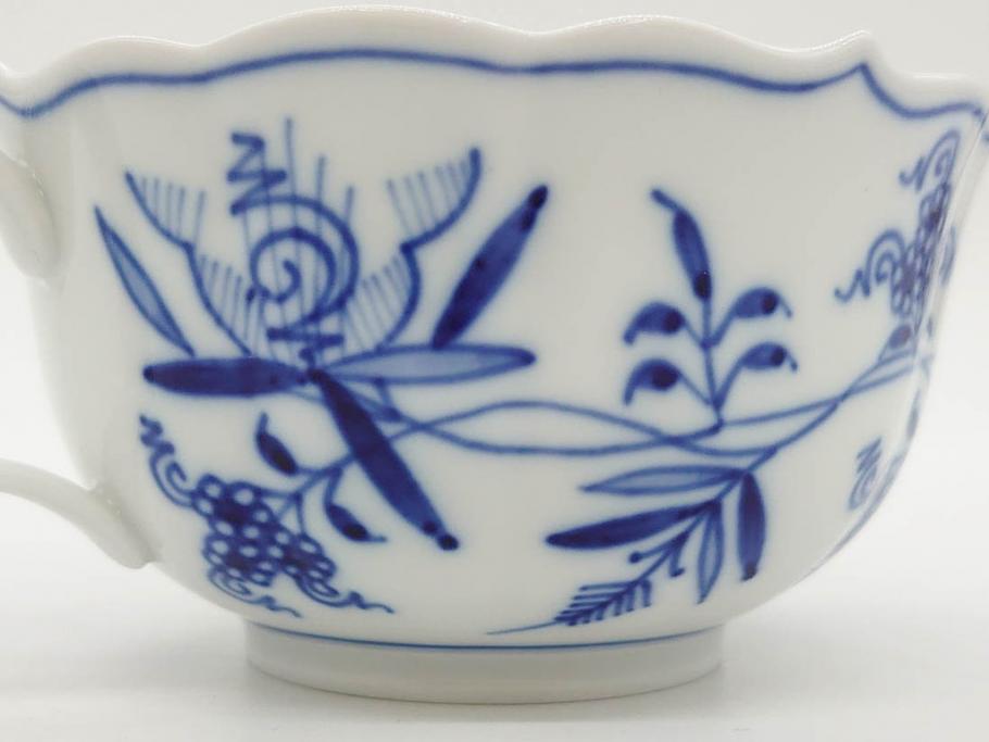 ドイツ　マイセン　Meissen　ブルーオニオン　洗練されたデザインが上品な雰囲気を醸し出すティーカップ&ソーサー3客セット(洋食器、C&S)(R-083091)