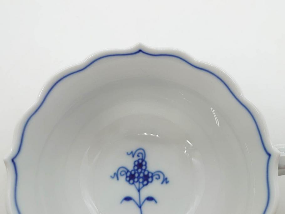 ドイツ　マイセン　Meissen　ブルーオニオン　洗練されたデザインが上品な雰囲気を醸し出すティーカップ&ソーサー3客セット(洋食器、C&S)(R-083091)