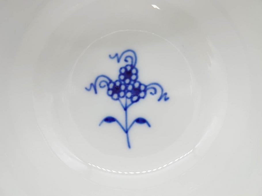 ドイツ　マイセン　Meissen　ブルーオニオン　洗練されたデザインが上品な雰囲気を醸し出すティーカップ&ソーサー3客セット(洋食器、C&S)(R-083091)