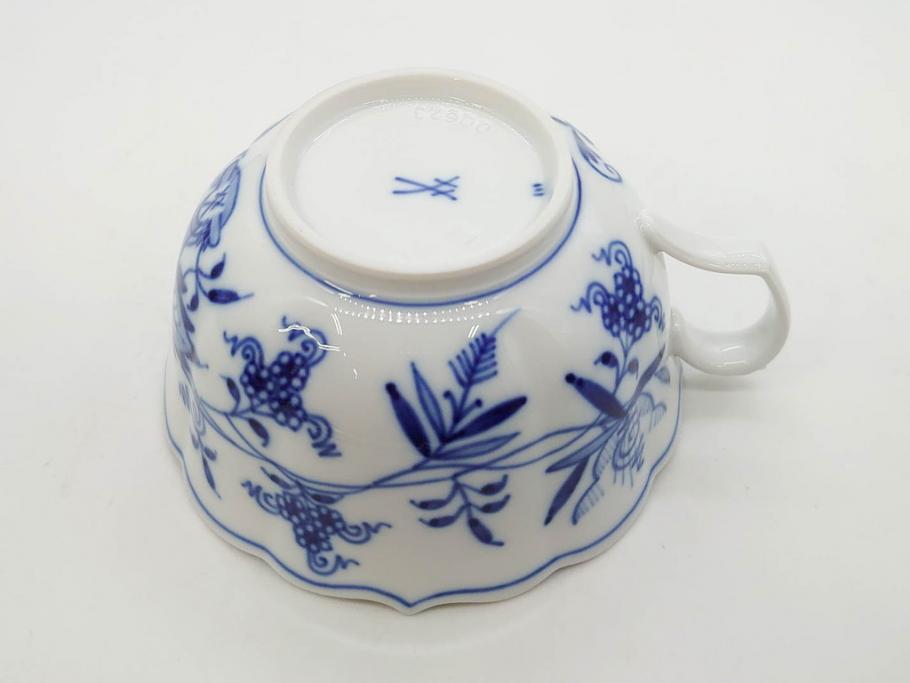 ドイツ　マイセン　Meissen　ブルーオニオン　洗練されたデザインが上品な雰囲気を醸し出すティーカップ&ソーサー3客セット(洋食器、C&S)(R-083091)