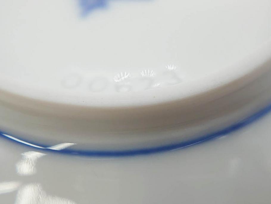 ドイツ　マイセン　Meissen　ブルーオニオン　洗練されたデザインが上品な雰囲気を醸し出すティーカップ&ソーサー3客セット(洋食器、C&S)(R-083091)
