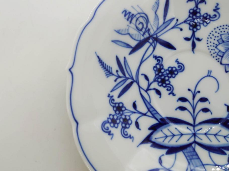 ドイツ　マイセン　Meissen　ブルーオニオン　洗練されたデザインが上品な雰囲気を醸し出すティーカップ&ソーサー3客セット(洋食器、C&S)(R-083091)