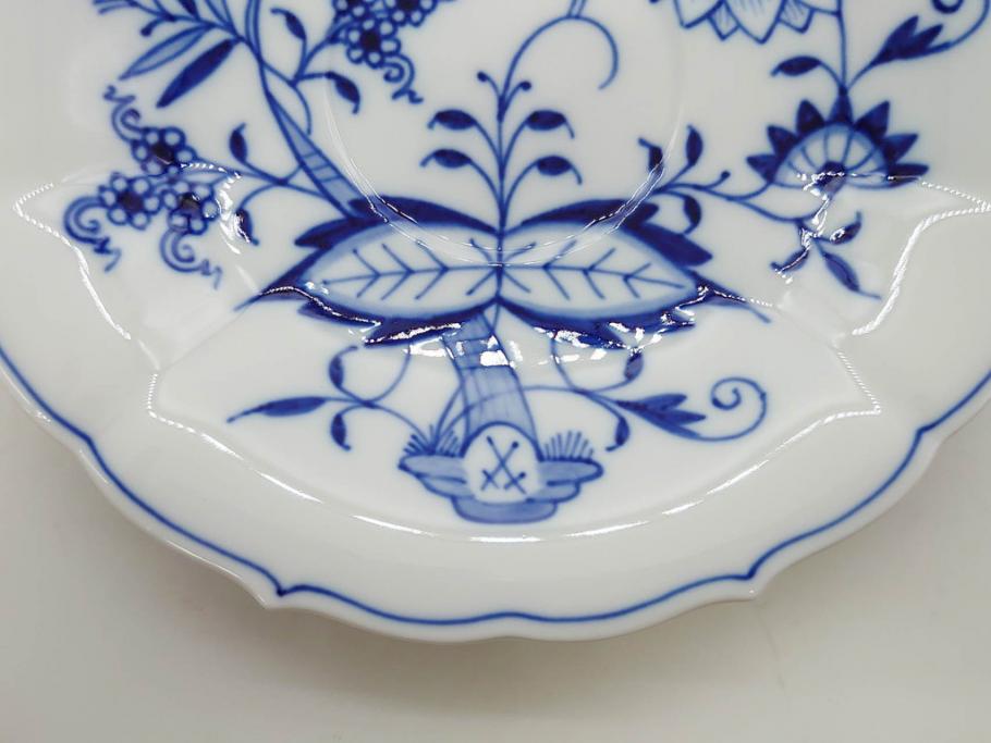 ドイツ　マイセン　Meissen　ブルーオニオン　洗練されたデザインが上品な雰囲気を醸し出すティーカップ&ソーサー3客セット(洋食器、C&S)(R-083091)