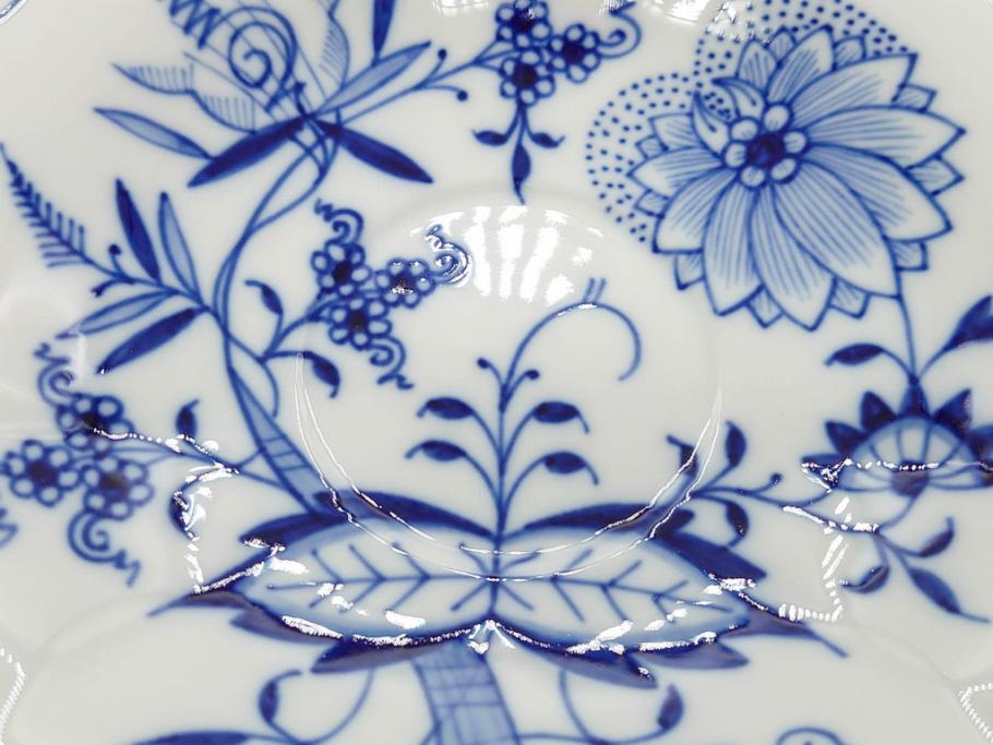 ドイツ　マイセン　Meissen　ブルーオニオン　洗練されたデザインが上品な雰囲気を醸し出すティーカップ&ソーサー3客セット(洋食器、C&S)(R-083091)