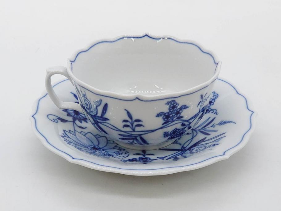 ドイツ　マイセン　Meissen　ブルーオニオン　洗練されたデザインが上品な雰囲気を醸し出すティーカップ&ソーサー3客セット(洋食器、C&S)(R-083091)