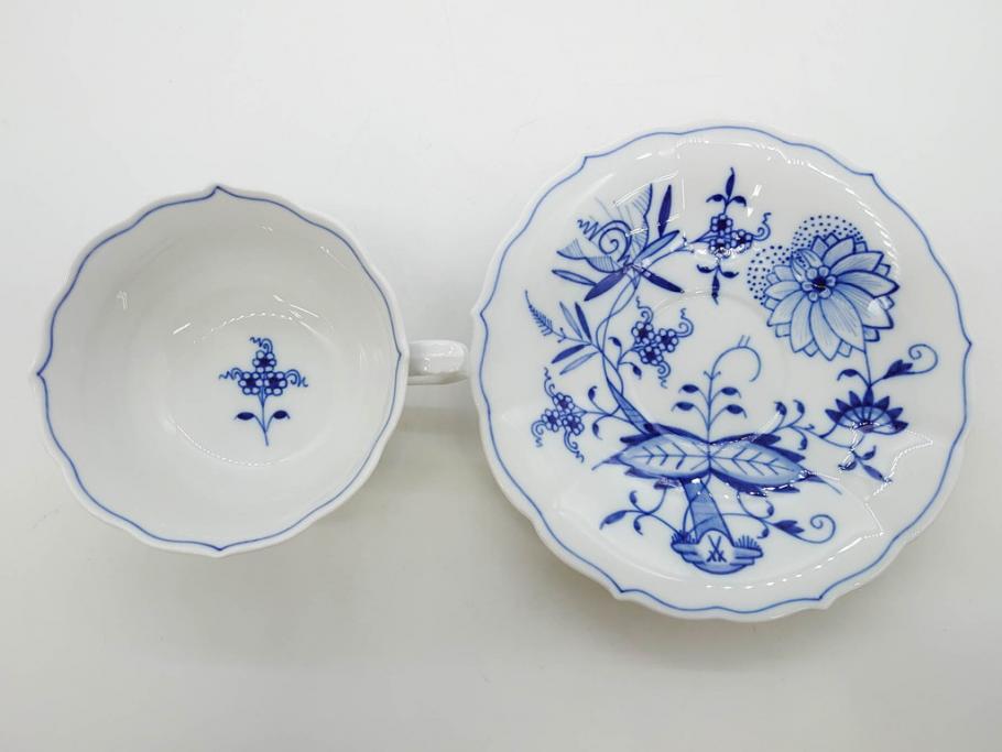 ドイツ　マイセン　Meissen　ブルーオニオン　洗練されたデザインが上品な雰囲気を醸し出すティーカップ&ソーサー3客セット(洋食器、C&S)(R-083091)