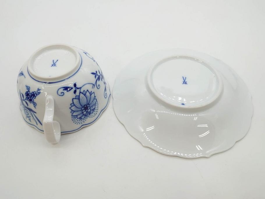 ドイツ　マイセン　Meissen　ブルーオニオン　洗練されたデザインが上品な雰囲気を醸し出すティーカップ&ソーサー3客セット(洋食器、C&S)(R-083091)