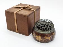 時代物　大名道具　金蒔絵　梨地　阿古陀　香炉(花唐草、籠目火屋、木製、漆器、漆芸、仏具、茶道具、木箱付き)(R-083127)