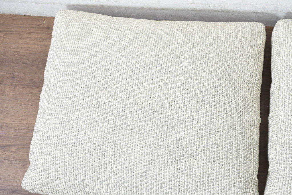 中古　美品　arflex(アルフレックス)　sona(ソーナ)　ナチュラルテイストの空間づくりにおすすめのクッション2個セット(定価約11万円)(R-083211)
