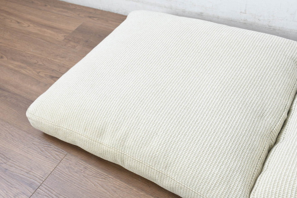 中古　美品　arflex(アルフレックス)　sona(ソーナ)　ナチュラルテイストの空間づくりにおすすめのクッション2個セット(定価約11万円)(R-083211)
